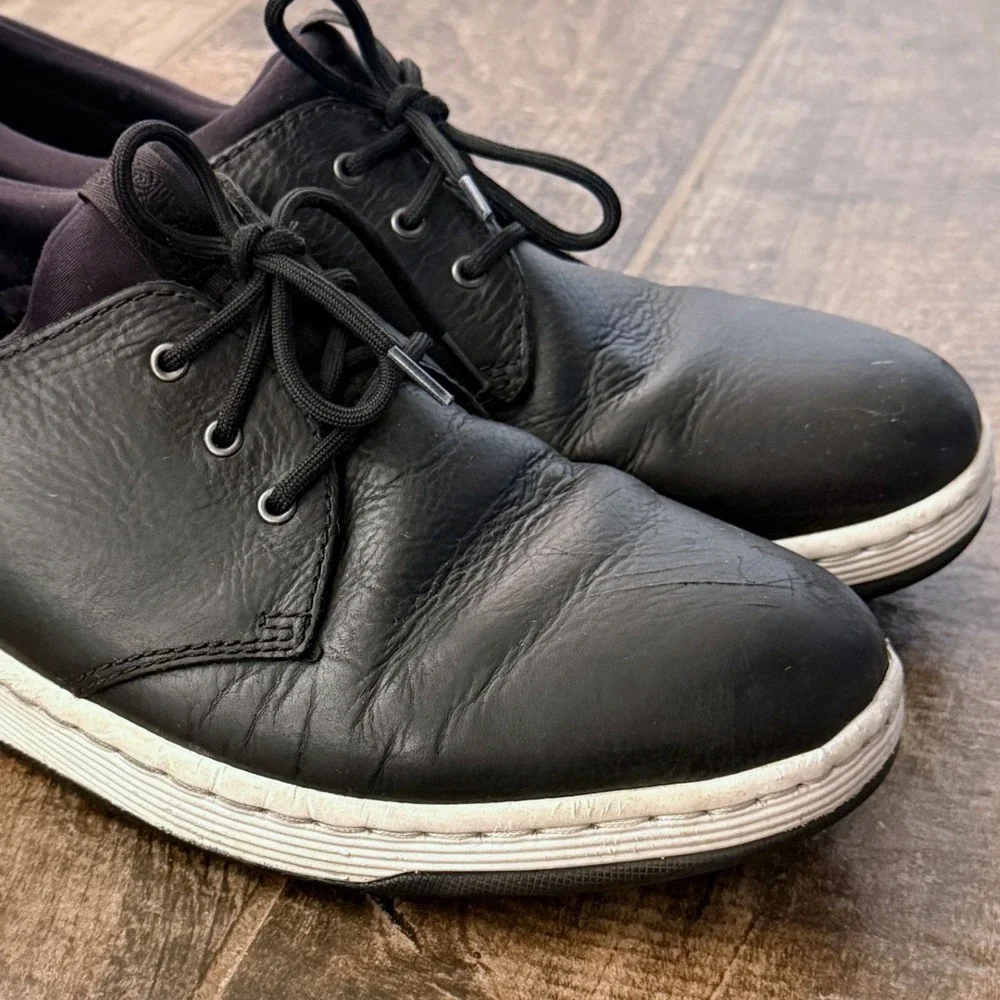 Dr. Martens Mens Solaris Leather Low Top Sneakers,‎ Black, 11